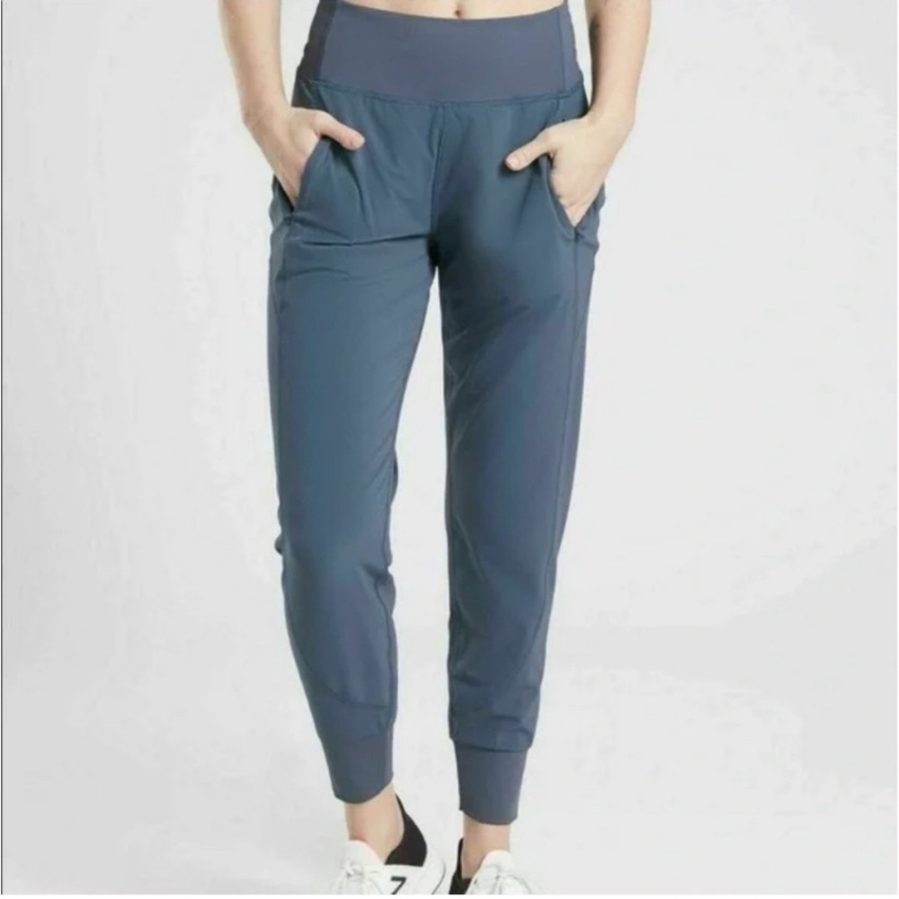 Athleta Distance Jogger in Dobby Iron Blue Size XL